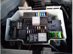 CAJA RELES / FUSIBLES 