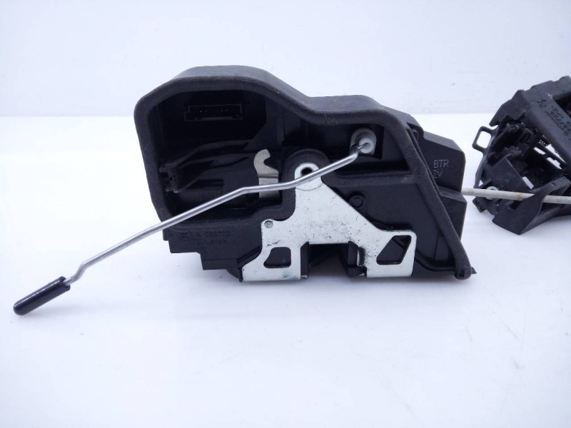 Recambio de cerradura puerta delantera derecha para bmw serie 1 lim. (f20/f21) 116d referencia OEM IAM 7229458  E1-A3-28-1