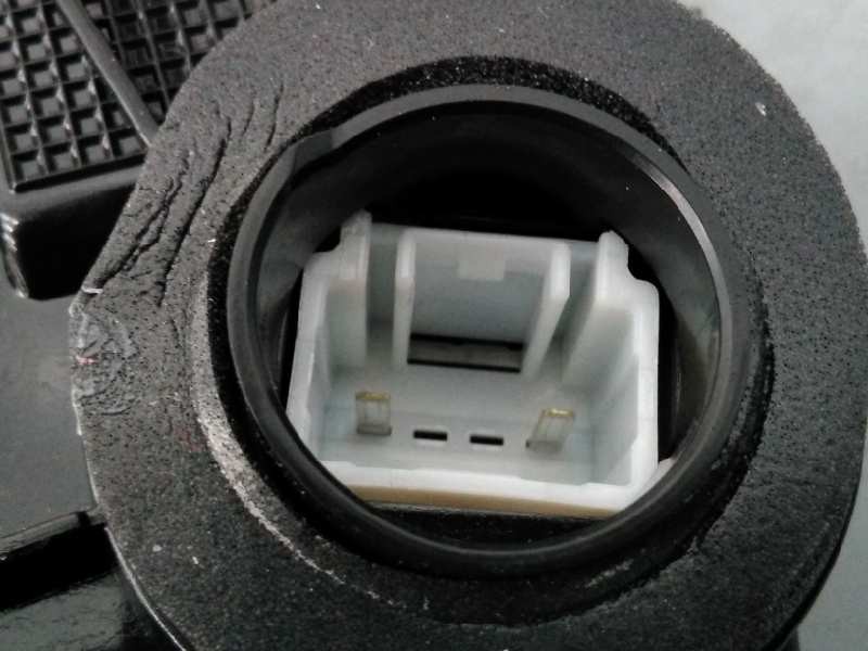 Recambio de cerradura puerta delantera derecha para toyota land cruiser (j15) gx referencia OEM IAM A046693 1102711 