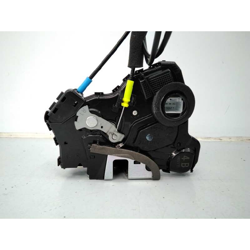 Recambio de cerradura puerta delantera derecha para toyota land cruiser (j15) gx referencia OEM IAM A046693 1102711 