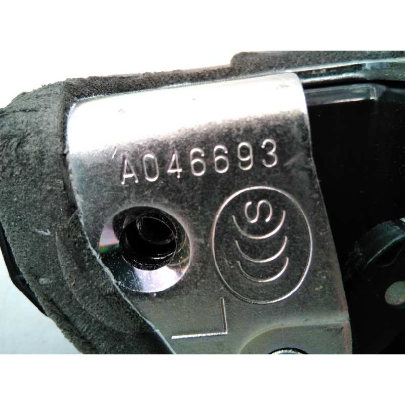 Recambio de cerradura puerta trasera izquierda para toyota land cruiser (j15) gx referencia OEM IAM A046693 1102700 