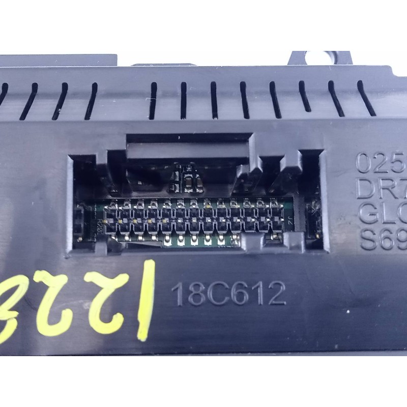 Recambio de mando climatizador para ford focus turn. titanium referencia OEM IAM F1ET18C612AJ WZ5V036421 E3-B3-29-3