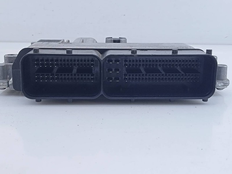 Recambio de centralita motor uce para skoda fabia active referencia OEM IAM 04B907445 28459901 E2-A1-14-7