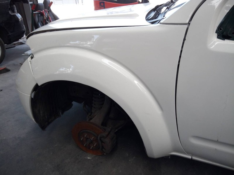 Recambio de aleta delantera izquierda para nissan pathfinder (r51) 2.5 dci se referencia OEM IAM   