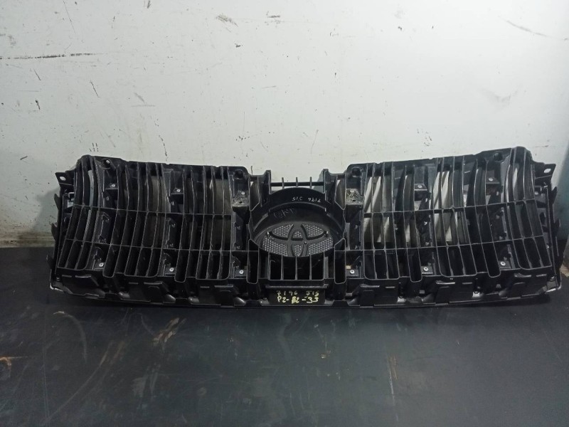 Recambio de rejilla delantera para toyota land cruiser (j15) gx referencia OEM IAM   P2-A2-18