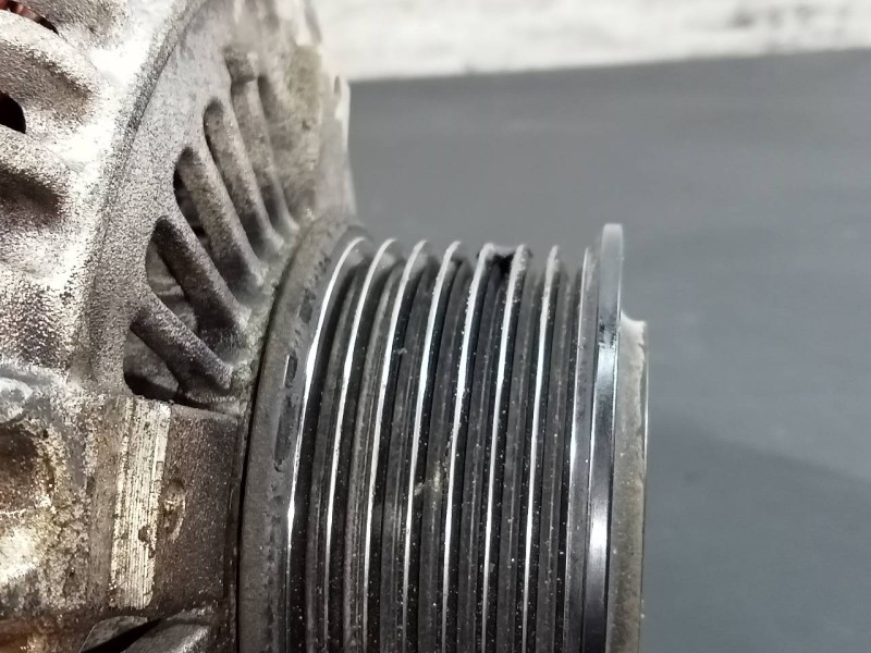 Recambio de alternador para kia sorento 2.5 crdi vgt ex1 referencia OEM IAM 373004A300  P3-A4-22-2