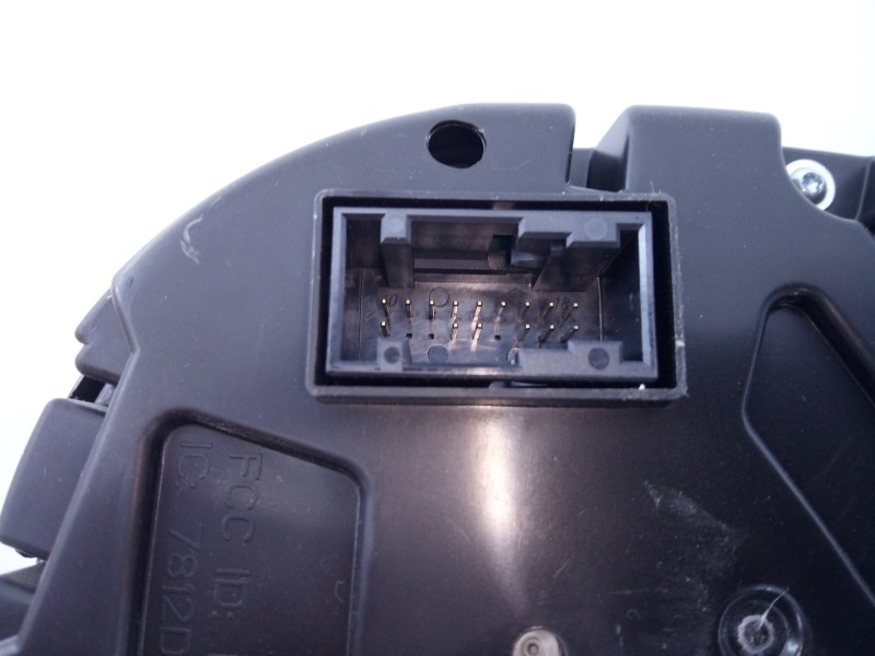 Recambio de cuadro instrumentos para skoda fabia active referencia OEM IAM 6V0920747C A2C13558300 E2-A1-24-2