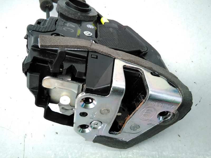 Recambio de cerradura puerta trasera derecha para toyota land cruiser (j15) gx referencia OEM IAM A046693 1102703 
