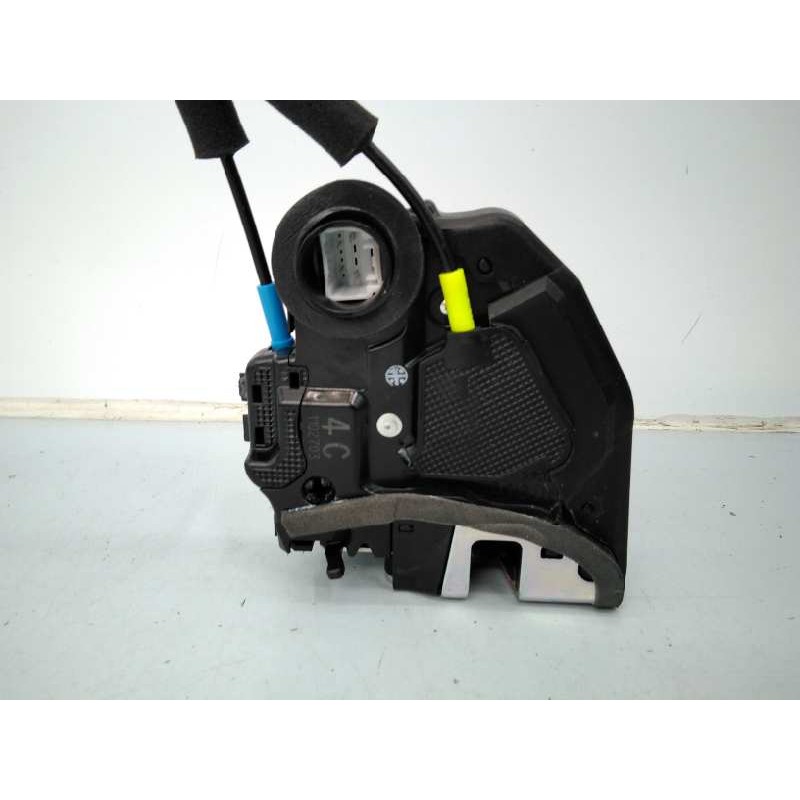 Recambio de cerradura puerta trasera derecha para toyota land cruiser (j15) gx referencia OEM IAM A046693 1102703 