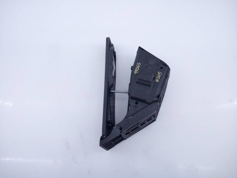 Recambio de pedal acelerador para mercedes-benz clase c (w205) lim. c 220 cdi bluetec (205.004) referencia OEM IAM A2053000004  