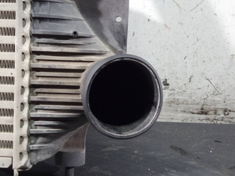 Recambio de intercooler para nissan pathfinder (r51) 2.5 dci se referencia OEM IAM F6864 14461EB360 P2-A11-13