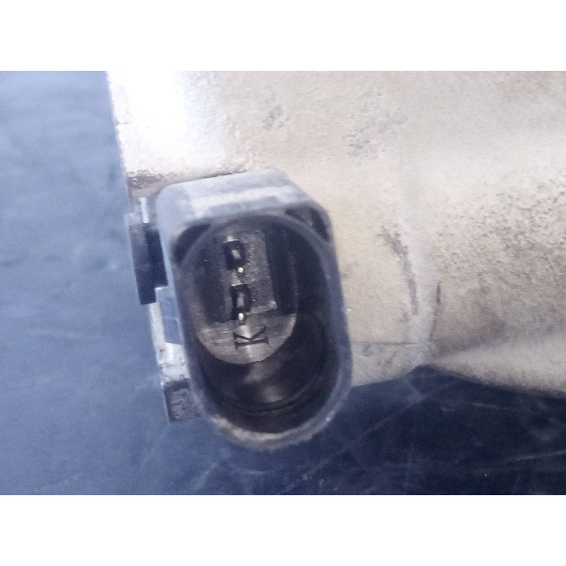 Recambio de compresor aire acondicionado para volkswagen caddy furgón/kombi monoespace referencia OEM IAM 5Q0820803M 027357108B5
