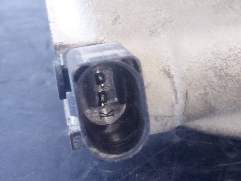 Recambio de compresor aire acondicionado para volkswagen caddy furgón/kombi monoespace referencia OEM IAM 5Q0820803M 027357108B5