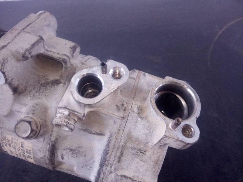 Recambio de compresor aire acondicionado para volkswagen caddy furgón/kombi monoespace referencia OEM IAM 5Q0820803M 027357108B5