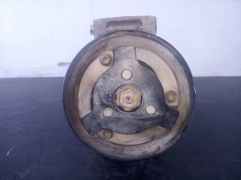Recambio de compresor aire acondicionado para volkswagen caddy furgón/kombi monoespace referencia OEM IAM 5Q0820803M 027357108B5