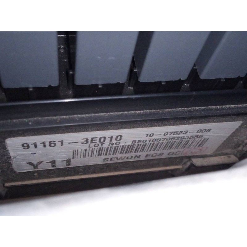 Recambio de caja reles / fusibles para kia sorento 2.5 crdi vgt ex1 referencia OEM IAM 911613E010  