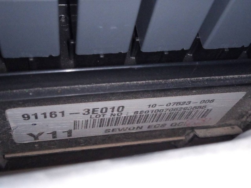 Recambio de caja reles / fusibles para kia sorento 2.5 crdi vgt ex1 referencia OEM IAM 911613E010  