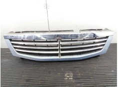 Recambio de rejilla delantera para ssangyong rexton rx 270 full referencia OEM IAM 8489025  P2-A2-38