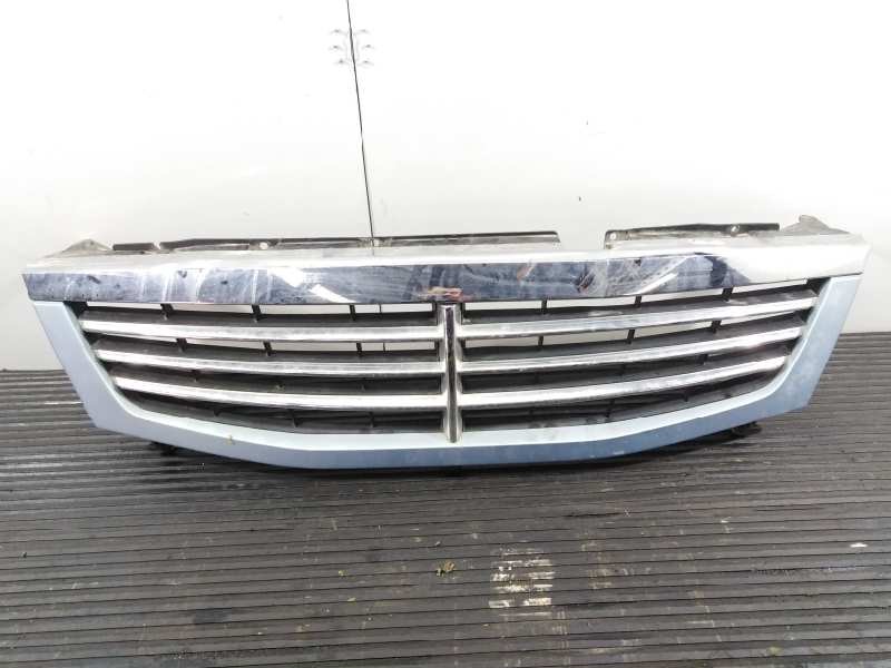 Recambio de rejilla delantera para ssangyong rexton rx 270 full referencia OEM IAM 8489025  P2-A2-38