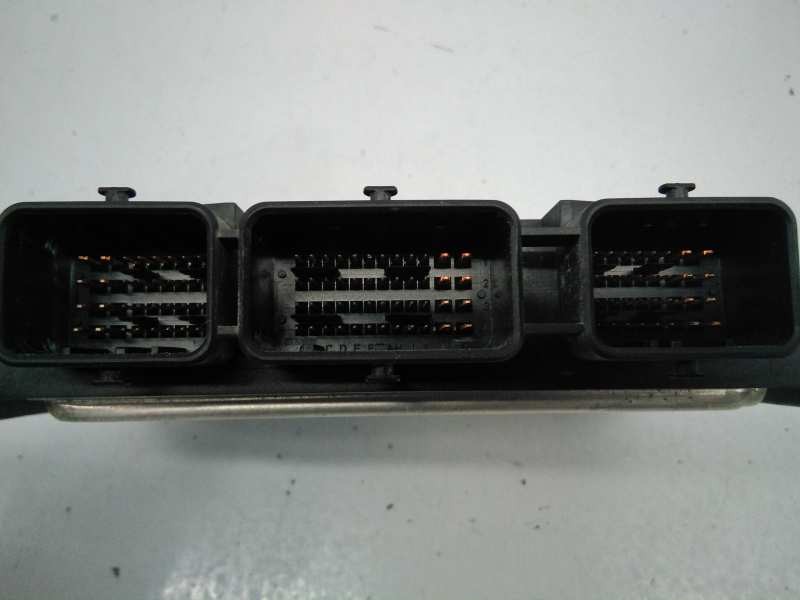 Recambio de centralita motor uce para renault scenic ii referencia OEM IAM 8200305678 0281011275 E2-A1-38-2