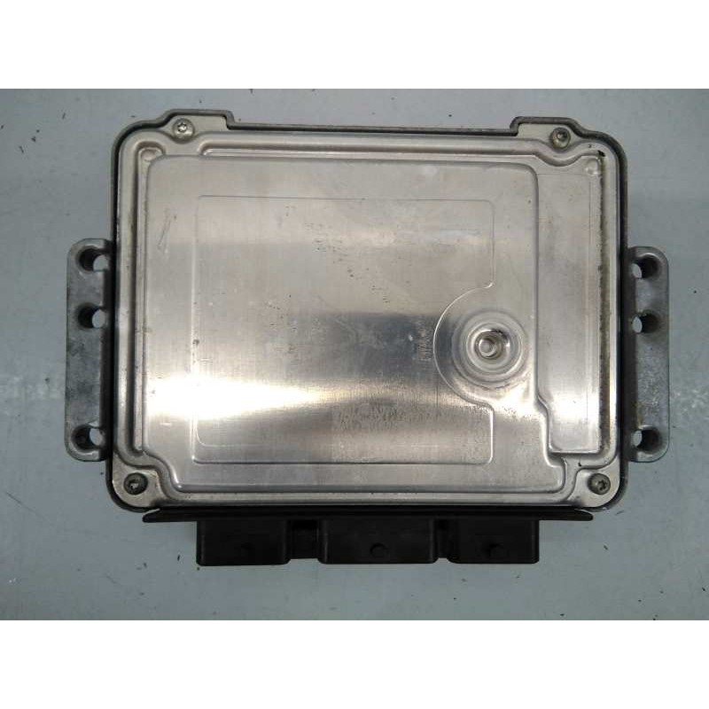 Recambio de centralita motor uce para renault scenic ii referencia OEM IAM 8200305678 0281011275 E2-A1-38-2