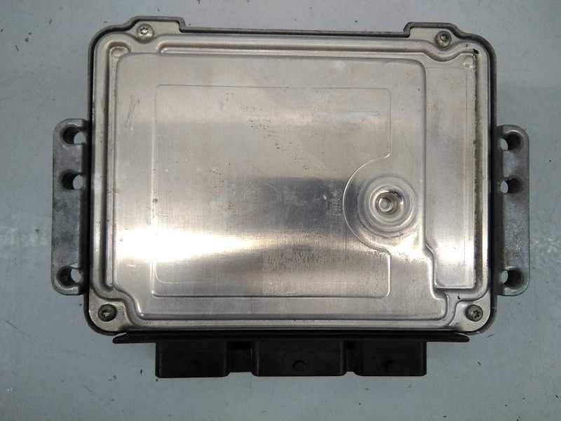 Recambio de centralita motor uce para renault scenic ii referencia OEM IAM 8200305678 0281011275 E2-A1-38-2