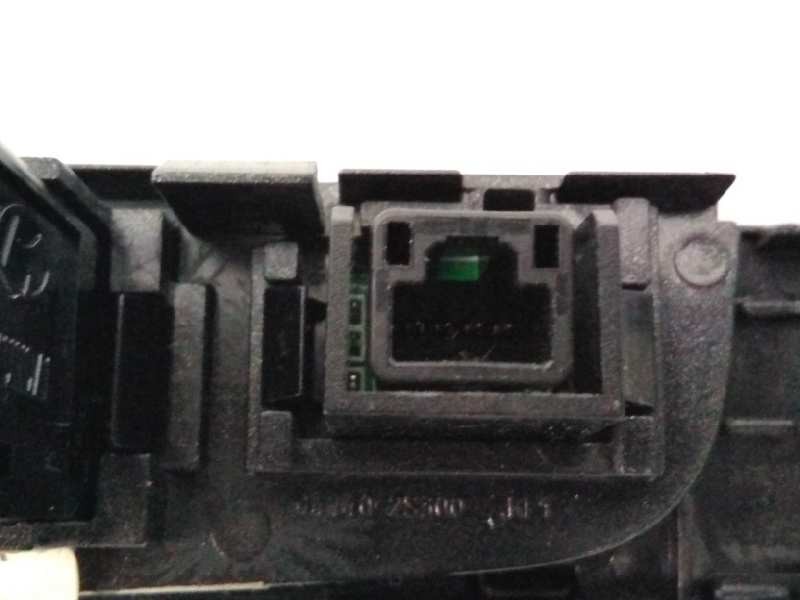 Recambio de warning para hyundai ix35 comfort 2wd referencia OEM IAM 937902S000BLH 847402S350TAN E3-A3-54-3