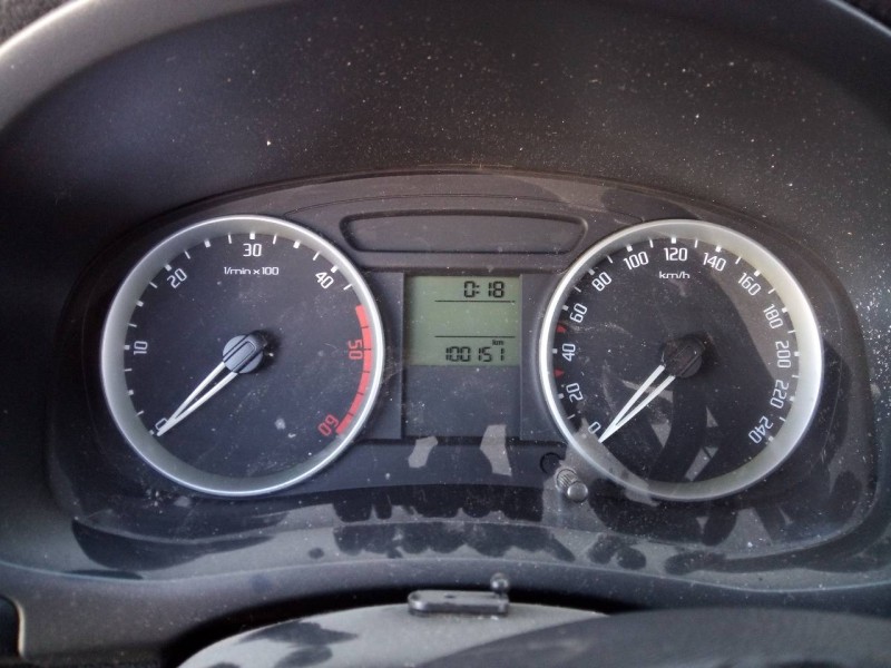 Recambio de cuadro instrumentos para skoda fabia (5j2 ) style referencia OEM IAM 5J0920811C V2802477 E2-A1-24-2