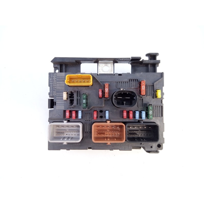 Recambio de caja reles / fusibles para peugeot 207 confort referencia OEM IAM 9664055780  E3-B2-26-4