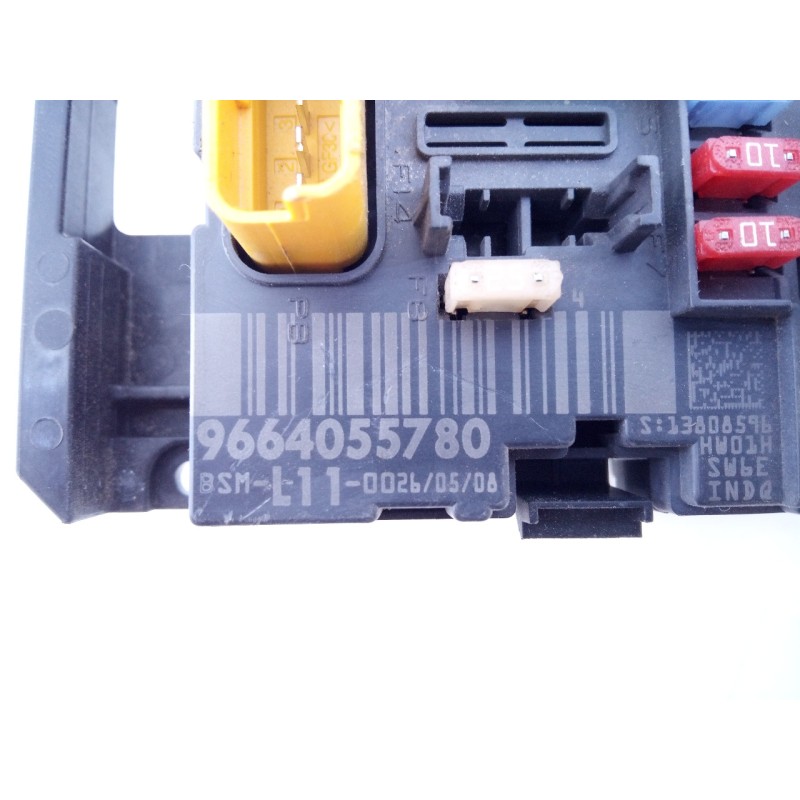 Recambio de caja reles / fusibles para peugeot 207 confort referencia OEM IAM 9664055780  E3-B2-26-4