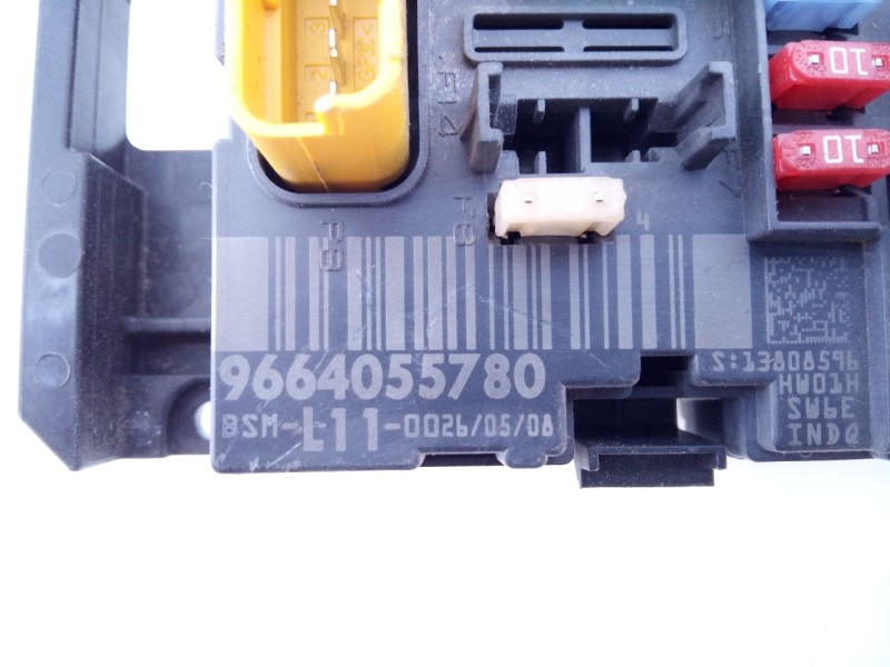 Recambio de caja reles / fusibles para peugeot 207 confort referencia OEM IAM 9664055780  E3-B2-26-4