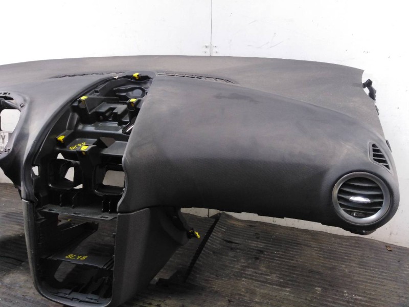 Recambio de salpicadero para opel corsa d cosmo referencia OEM IAM 13184102 092021294TSC P1-A3-36