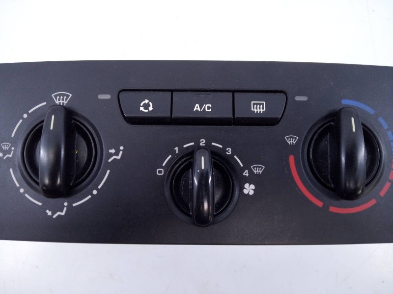 Recambio de mando calefaccion / aire acondicionado para peugeot 207 confort referencia OEM IAM 69910004 N102080F E3-B2-34-3