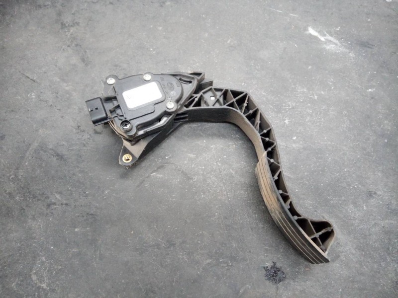 Recambio de pedal acelerador para dacia duster ambiance 4x2 referencia OEM IAM 180022703R 6PV00997803 