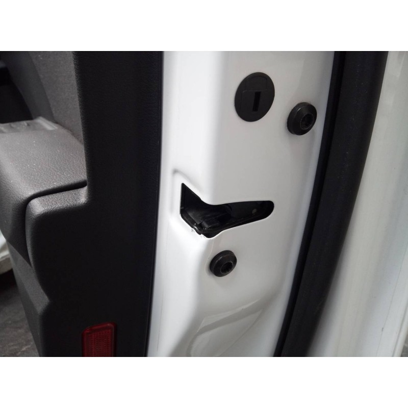 Recambio de cerradura puerta delantera derecha para audi a3 sportback (8vf) s line edition referencia OEM IAM   