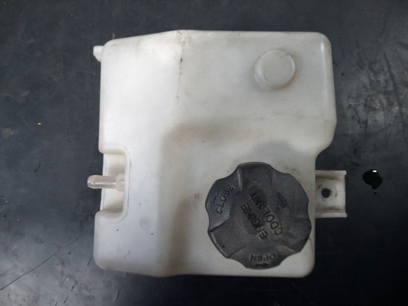 Recambio de deposito expansion para hyundai i40 style referencia OEM IAM 254303Z100  P2-A3-4