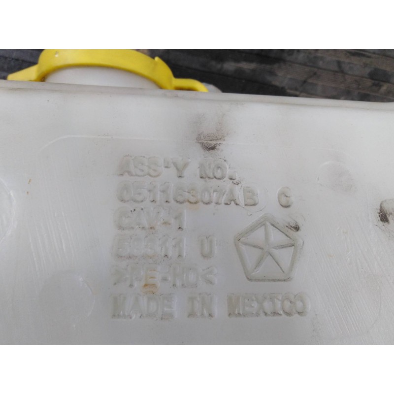 Recambio de deposito limpia para fiat freemont (345) lounge 4wd referencia OEM IAM 05116307AB  P2-B3-18