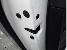 CERRADURA PUERTA TRASERA IZQUIERDA 