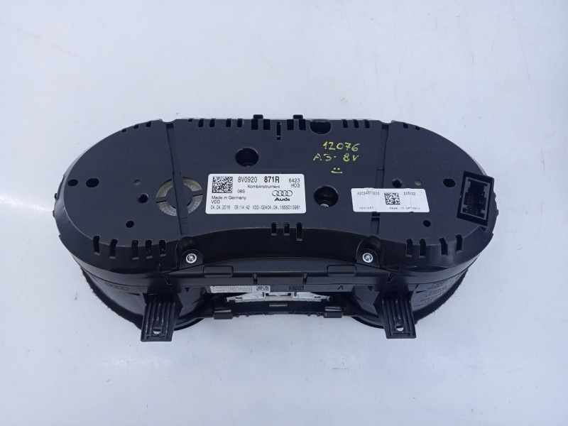 Recambio de cuadro instrumentos para audi a3 sportback (8vf) s line edition referencia OEM IAM 8V0920871R  E2-A1-39-2