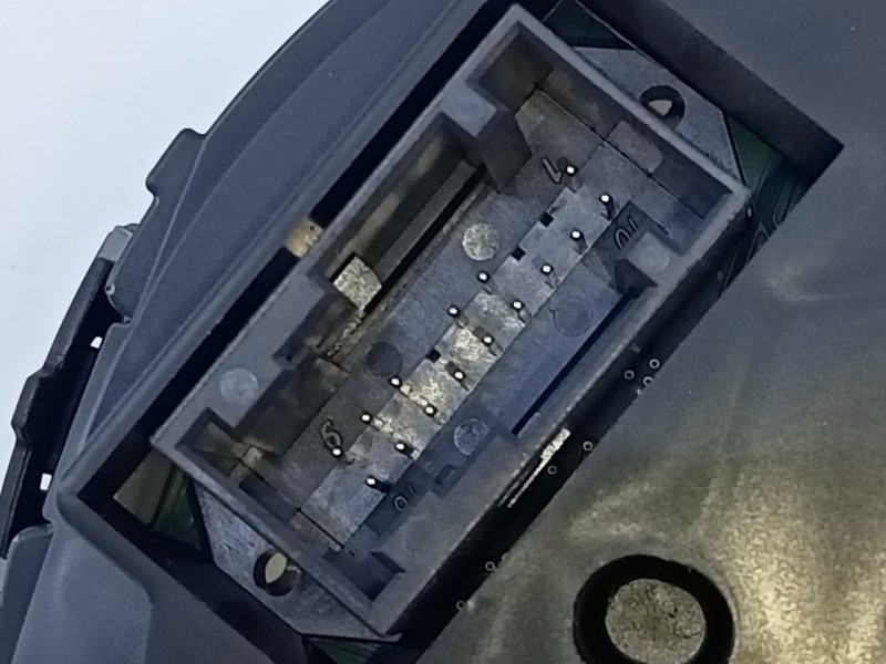 Recambio de cuadro instrumentos para audi a3 sportback (8vf) s line edition referencia OEM IAM 8V0920871R  E2-A1-39-2