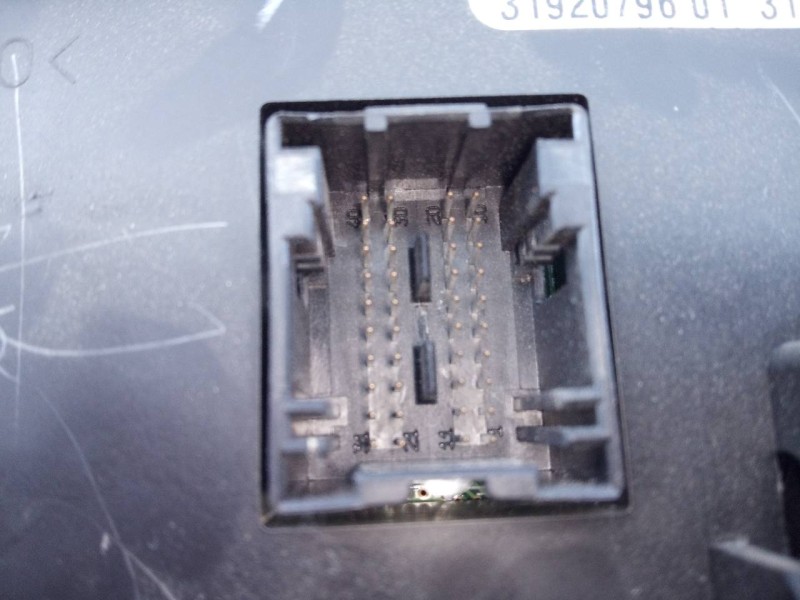 Recambio de mando climatizador para fiat nuova 500 (150) pop referencia OEM IAM 735576405  E3-A4-23-3