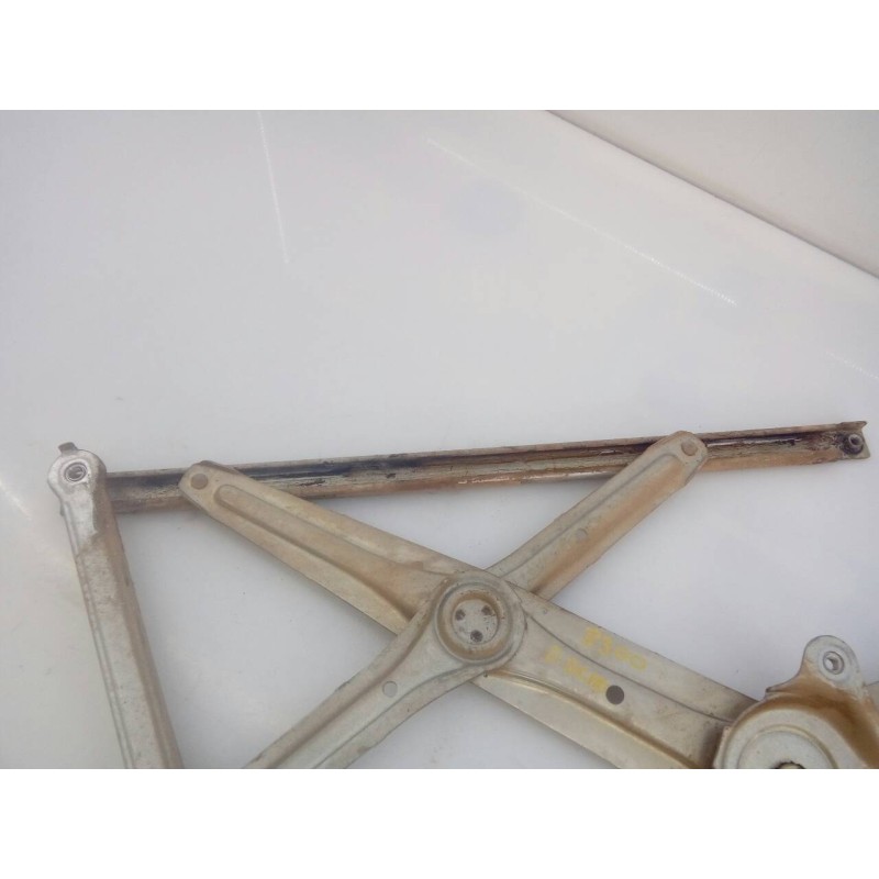 Recambio de elevalunas delantero derecho para toyota hilux (kun) double cab 4x4 referencia OEM IAM 698100K041  E2-B4-8-1