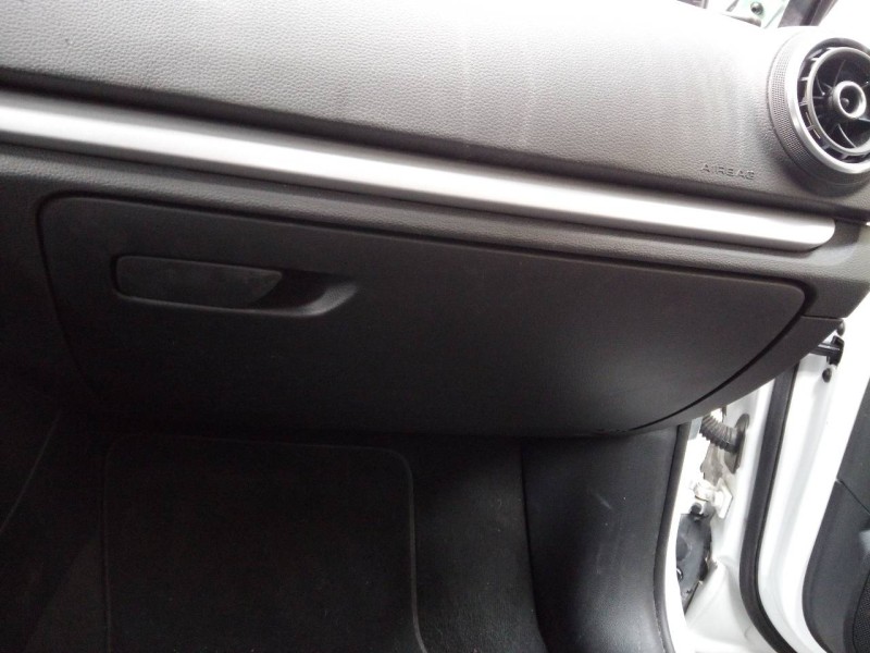 Recambio de guantera para audi a3 sportback (8vf) s line edition referencia OEM IAM   