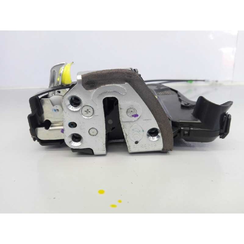 Recambio de cerradura puerta delantera izquierda para toyota auris advance referencia OEM IAM 6A240516J  E2-B4-20-2