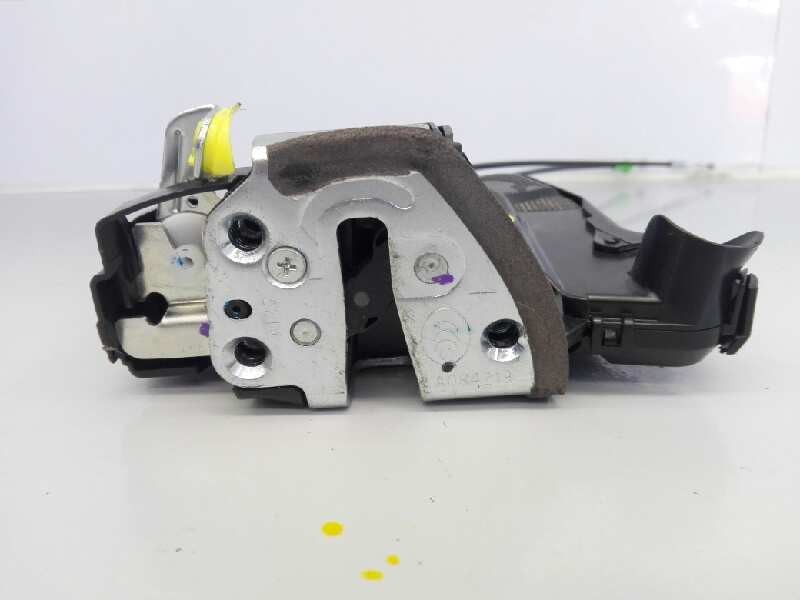 Recambio de cerradura puerta delantera izquierda para toyota auris advance referencia OEM IAM 6A240516J  E2-B4-20-2