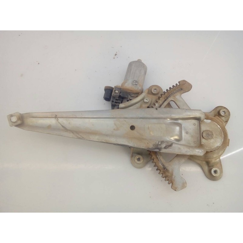 Recambio de elevalunas trasero derecho para toyota hilux (kun) double cab 4x4 referencia OEM IAM 698300K031 857200K020 E2-B4-8-1