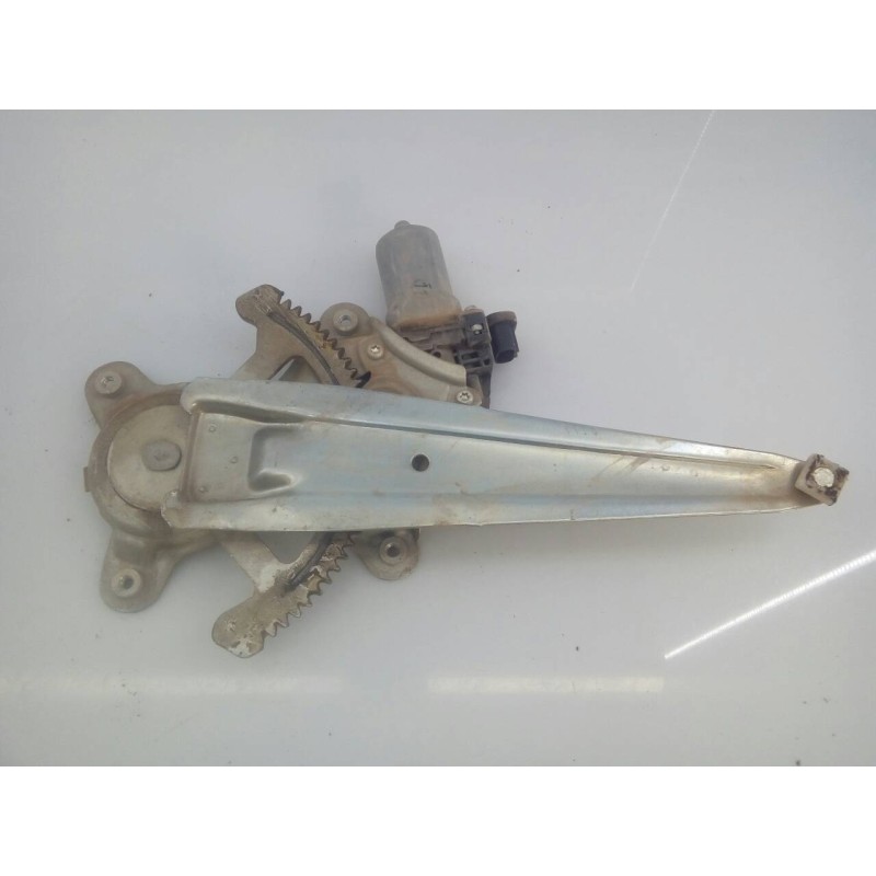 Recambio de elevalunas trasero izquierdo para toyota hilux (kun) double cab 4x4 referencia OEM IAM 698400K031 857100K020 E2-B4-8