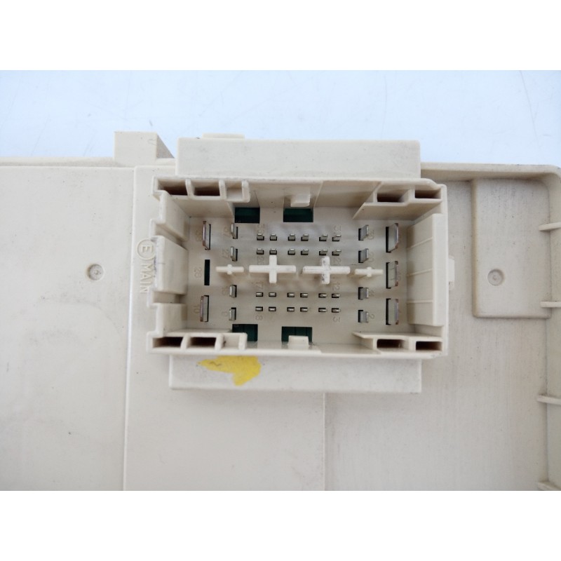 Recambio de caja reles / fusibles para hyundai i30 fastback tecno referencia OEM IAM G40301310515848  E3-A3-36-1