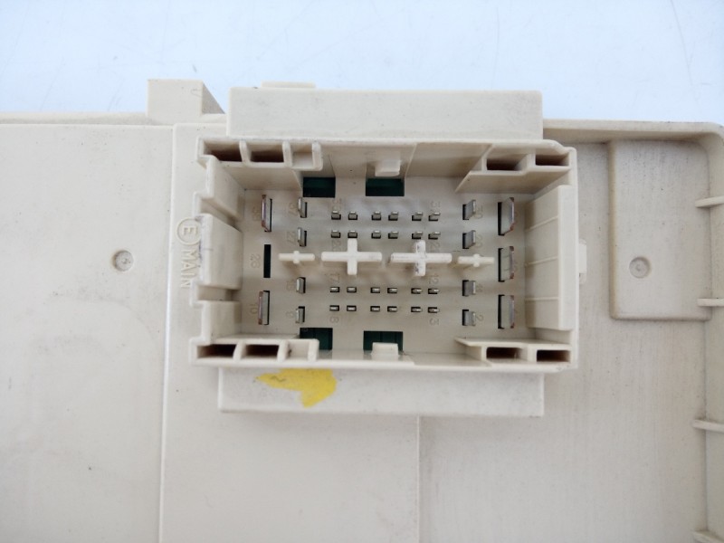 Recambio de caja reles / fusibles para hyundai i30 fastback tecno referencia OEM IAM G40301310515848  E3-A3-36-1