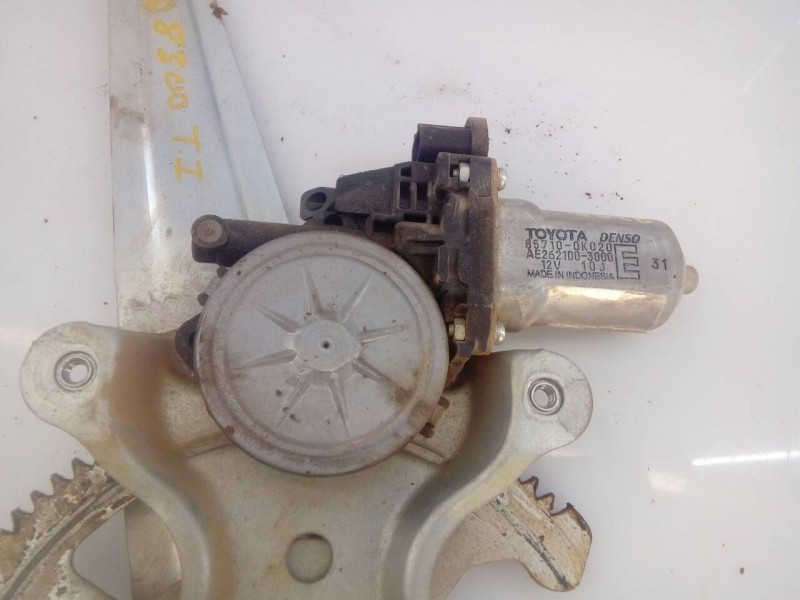 Recambio de elevalunas trasero izquierdo para toyota hilux (kun) double cab 4x4 referencia OEM IAM 698400K031 857100K020 E2-B4-8